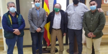 Rachid Bussian, junto a los representantes de las dos Territoriales.