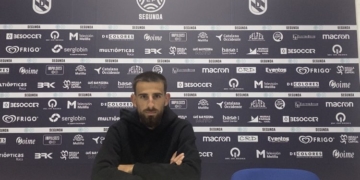Asier Parra acudía en la matinal de ayer a la sala de prensa, en la previa del partido frente al Eldense.