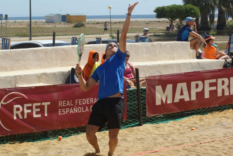 El IX Internacional de tenis playa de Melilla llega a su inicio