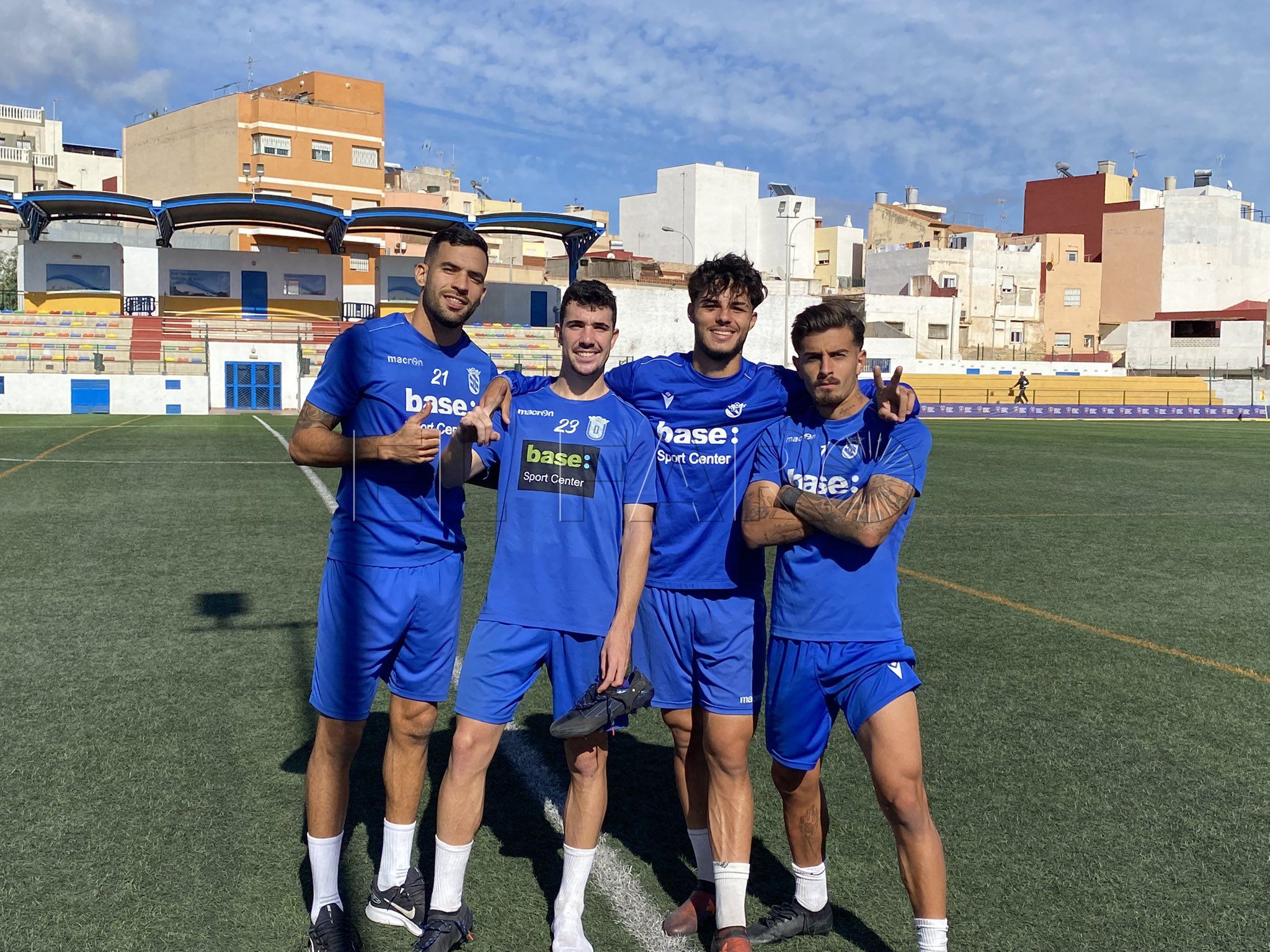 El Melilla entrena en La Espiguera pensando en Elda