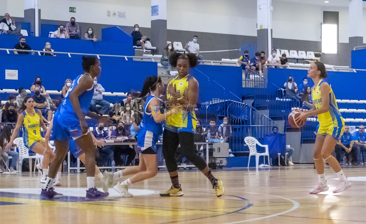 El MSC La Salle pasa por encima del Compostela