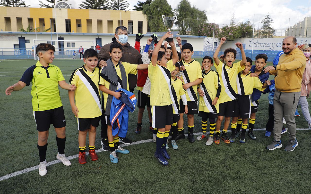 Peña Real Madrid y CF Rusadir, campeones de Copa Alevín de Fútbol 8