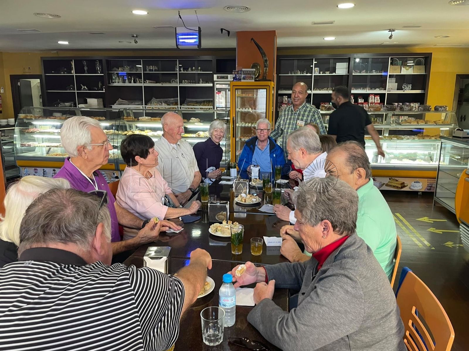 Pastas y té con hierbabuena para encandilar a los turistas del crucero