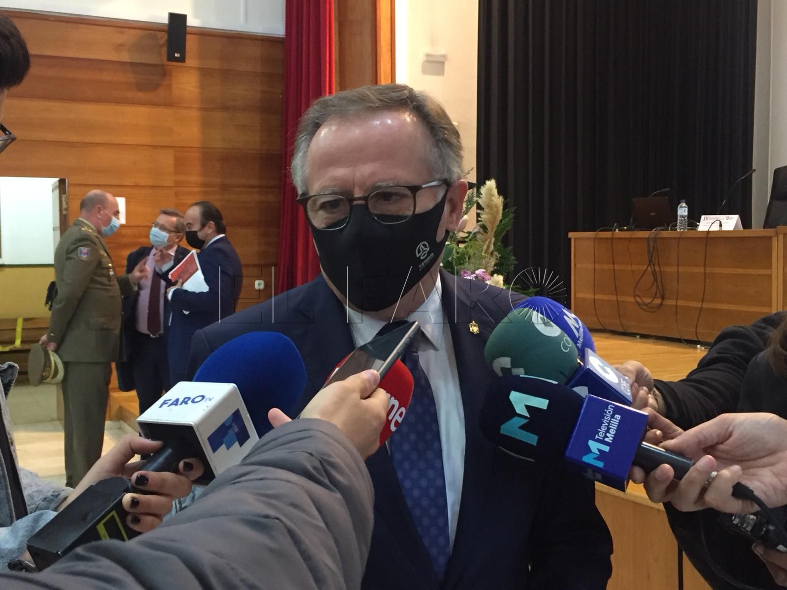 De Castro dice que no está preocupado por el recurso que presentó el PP para que deje de ser presidente