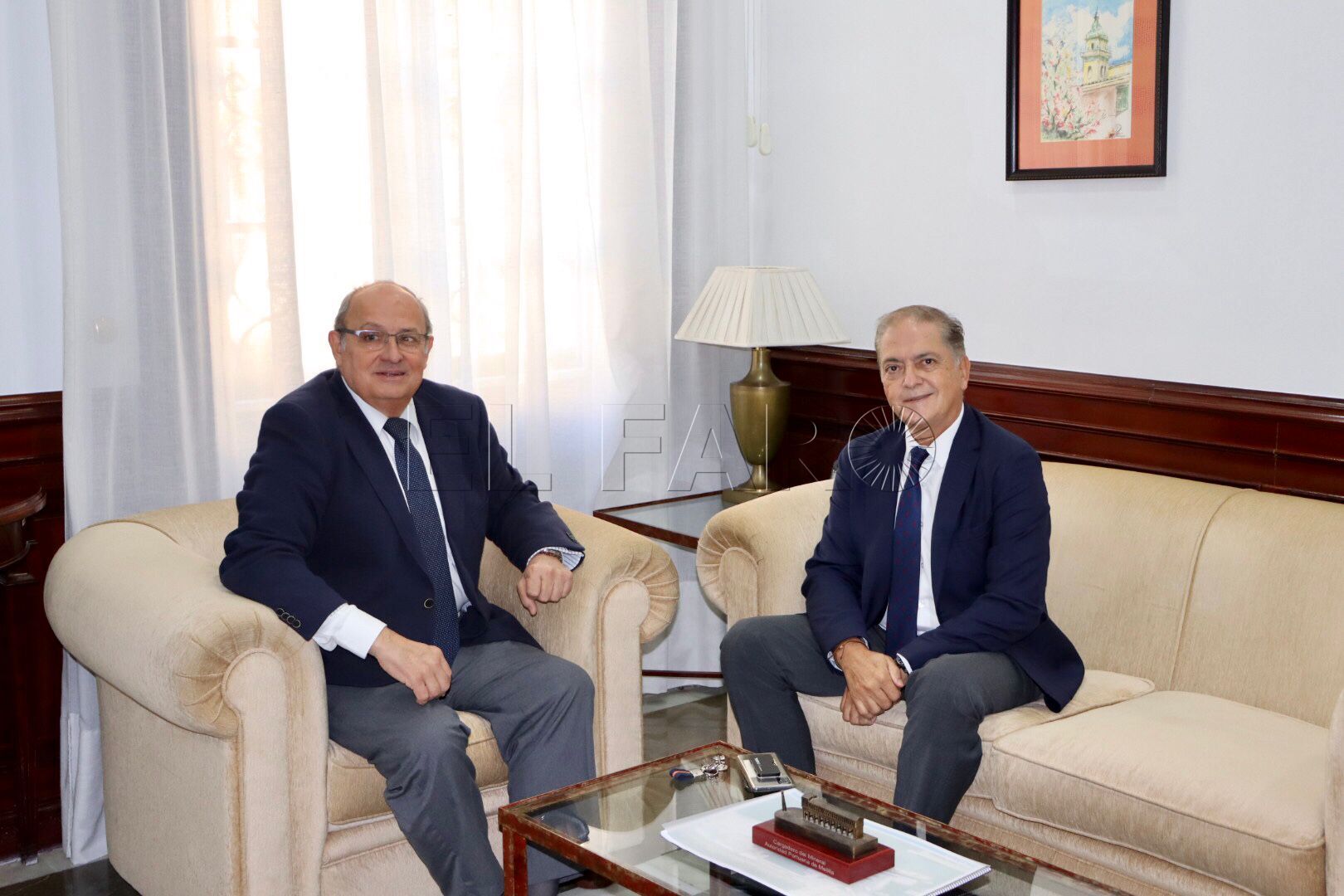 La Autoridad Portuaria recibe al nuevo jefe de la Policía Nacional en Melilla