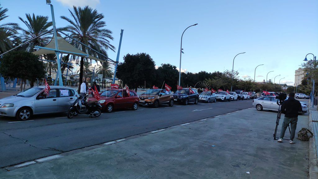 Una rodada en Melilla contra el "desmantelamiento" de Correos