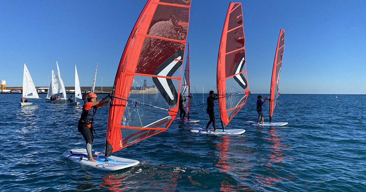 La Regata de Defensa Melilla celebra tres mangas en su jornada inaugural
