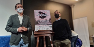 Rachid Bussian y Mohamed Ahmed, el día que se presentó cartel anunciador del evento de patinaje que se va a llevar a cabo esta tarde.