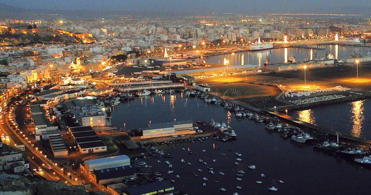 Exteriores no suelta prenda sobre la línea Melilla-Argelia