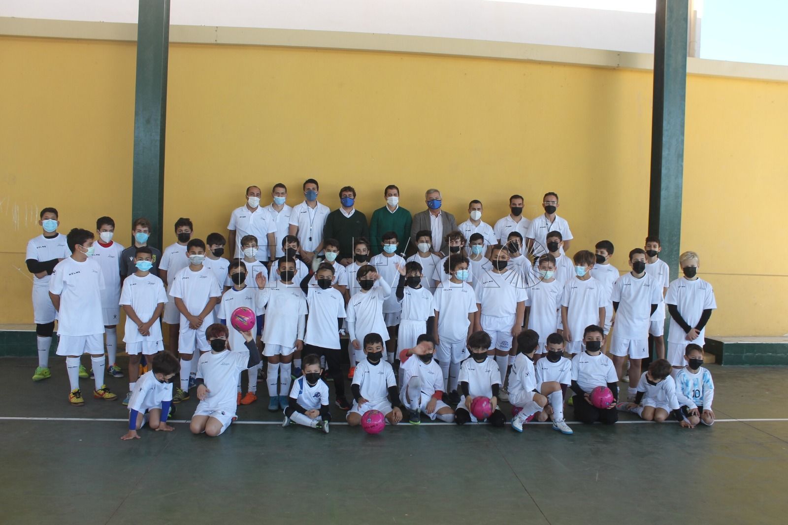 Bussian y Diego Martínez visitan a los alumnos de los dos Campus de la RFMF