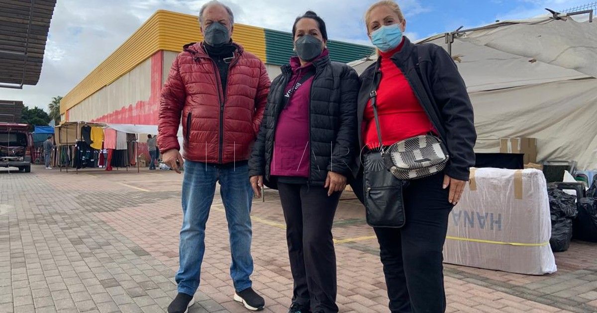 Comerciantes del mercadillo del Sepes piden abrir cuanto antes en la calle Margallo para no "morir de hambre"