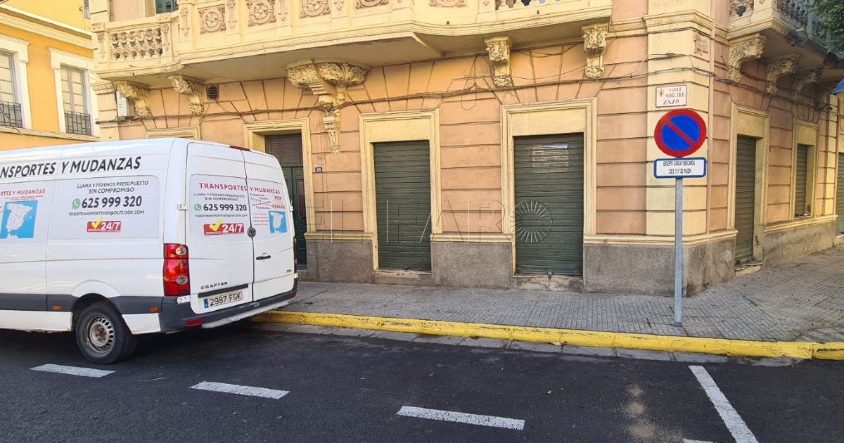 Un transportista de Melilla, multado por aparcar en zona de carga y descarga