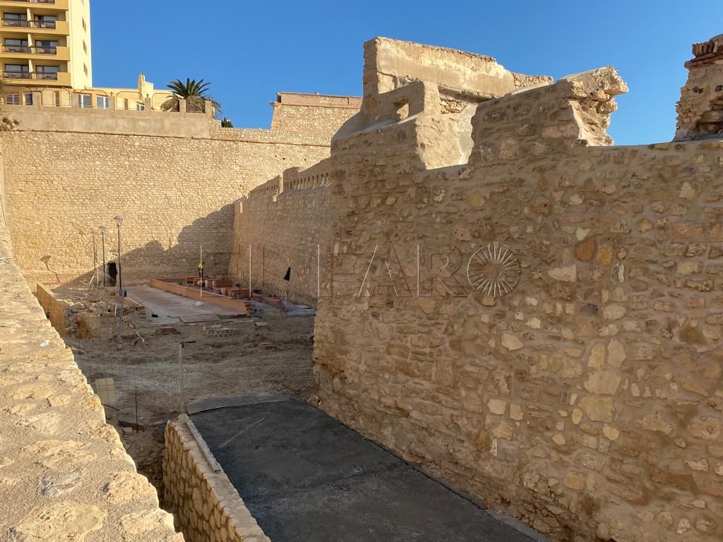 Recuperan una galería del siglo XVIII cerca del Foso de San Carlos en Melilla