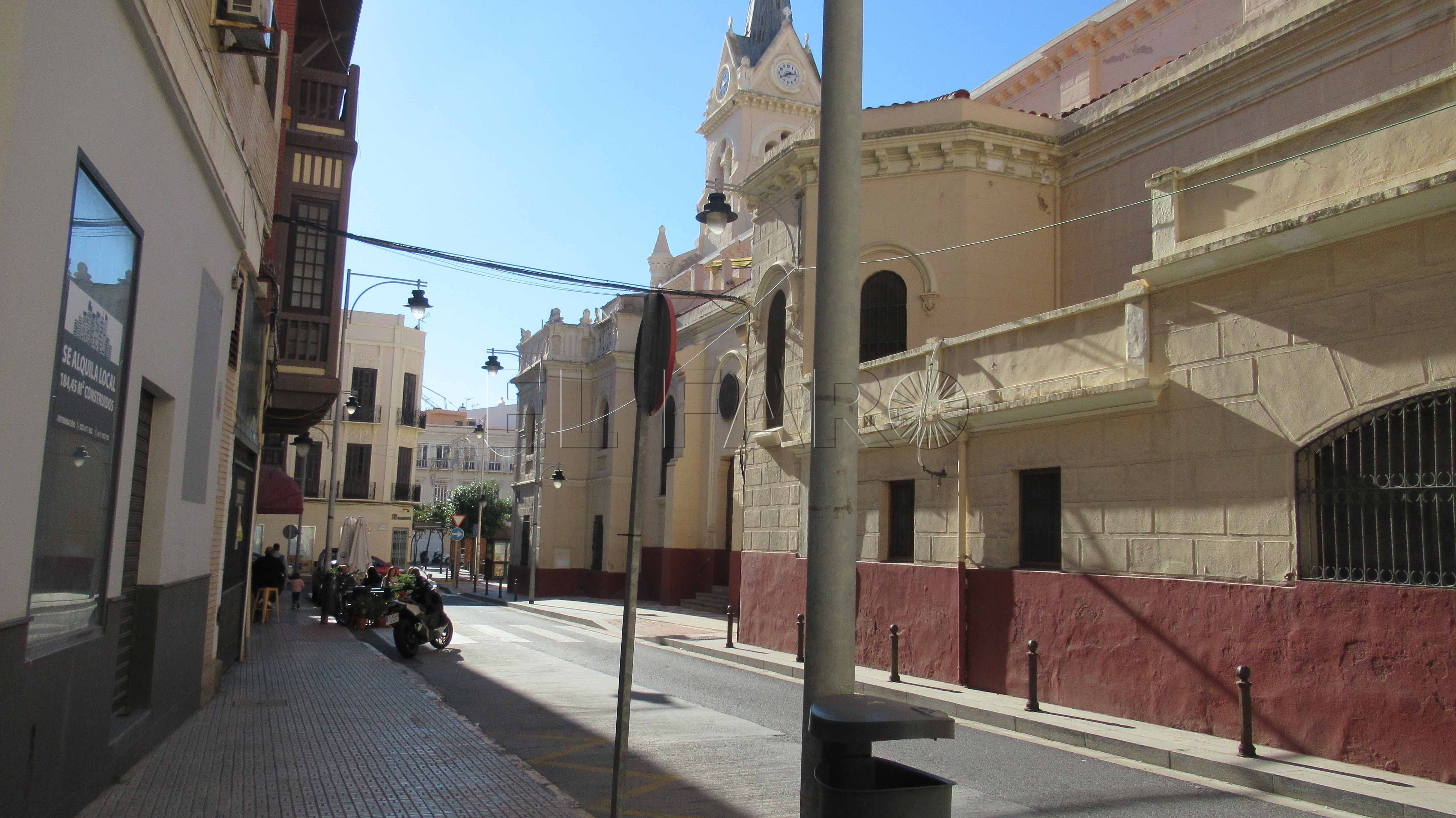 Obras en el centro de Melilla: tres calles con aceras más grandes con árboles y plataforma única