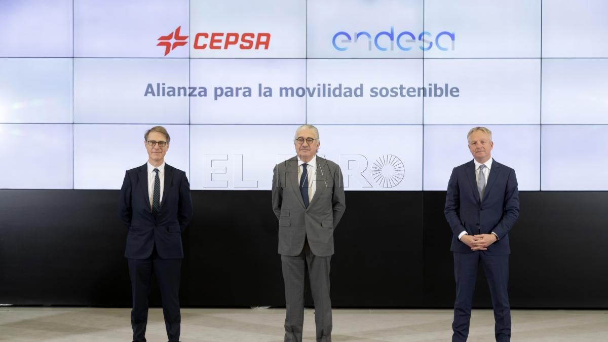 Endesa y Cepsa sellan la primera gran alianza para acelerar la movilidad eléctrica en España y Portugal