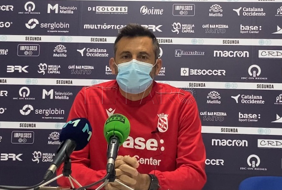 Manolo Herrero, técnico del Melilla: “Es un partido clave para ambos equipos en liza”