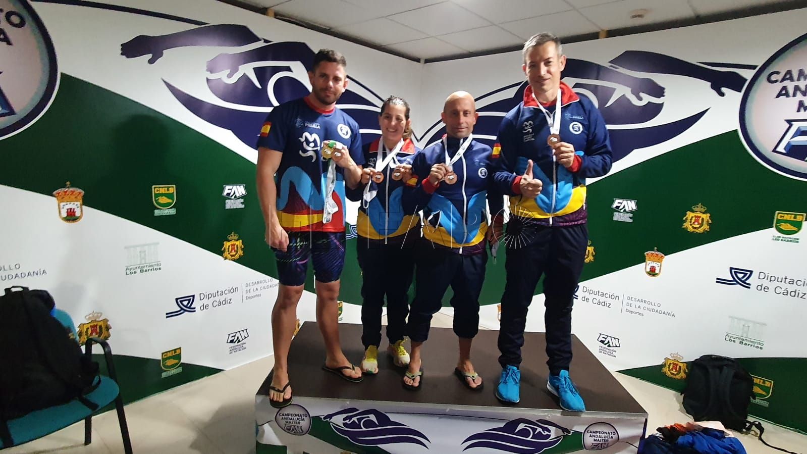 El Club Natación Melilla Máster se trae un botín de medallas del Andaluz de Invierno