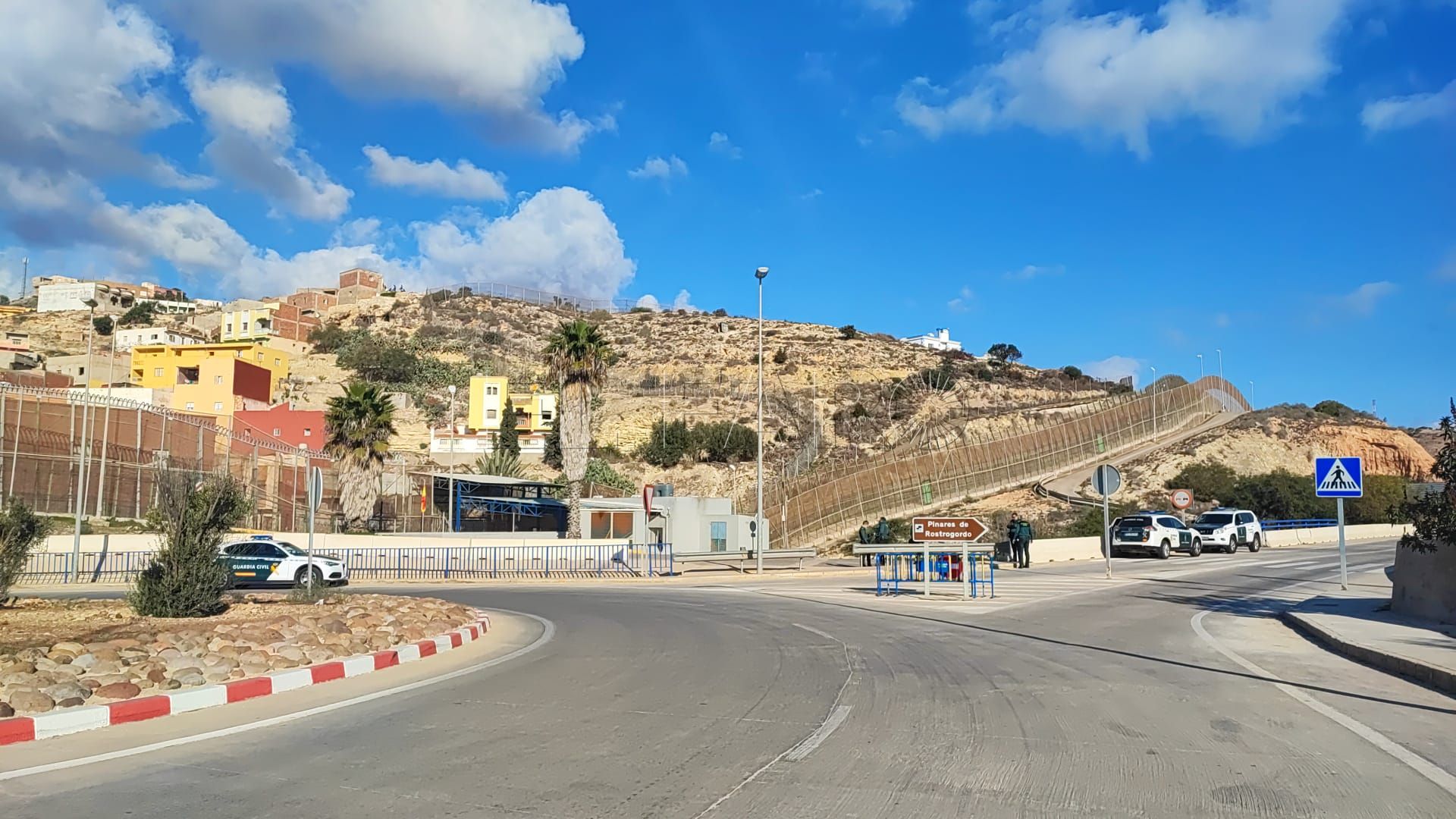 Unos 40 marroquíes logran entrar a Melilla por el paso fronterizo de Mariguari