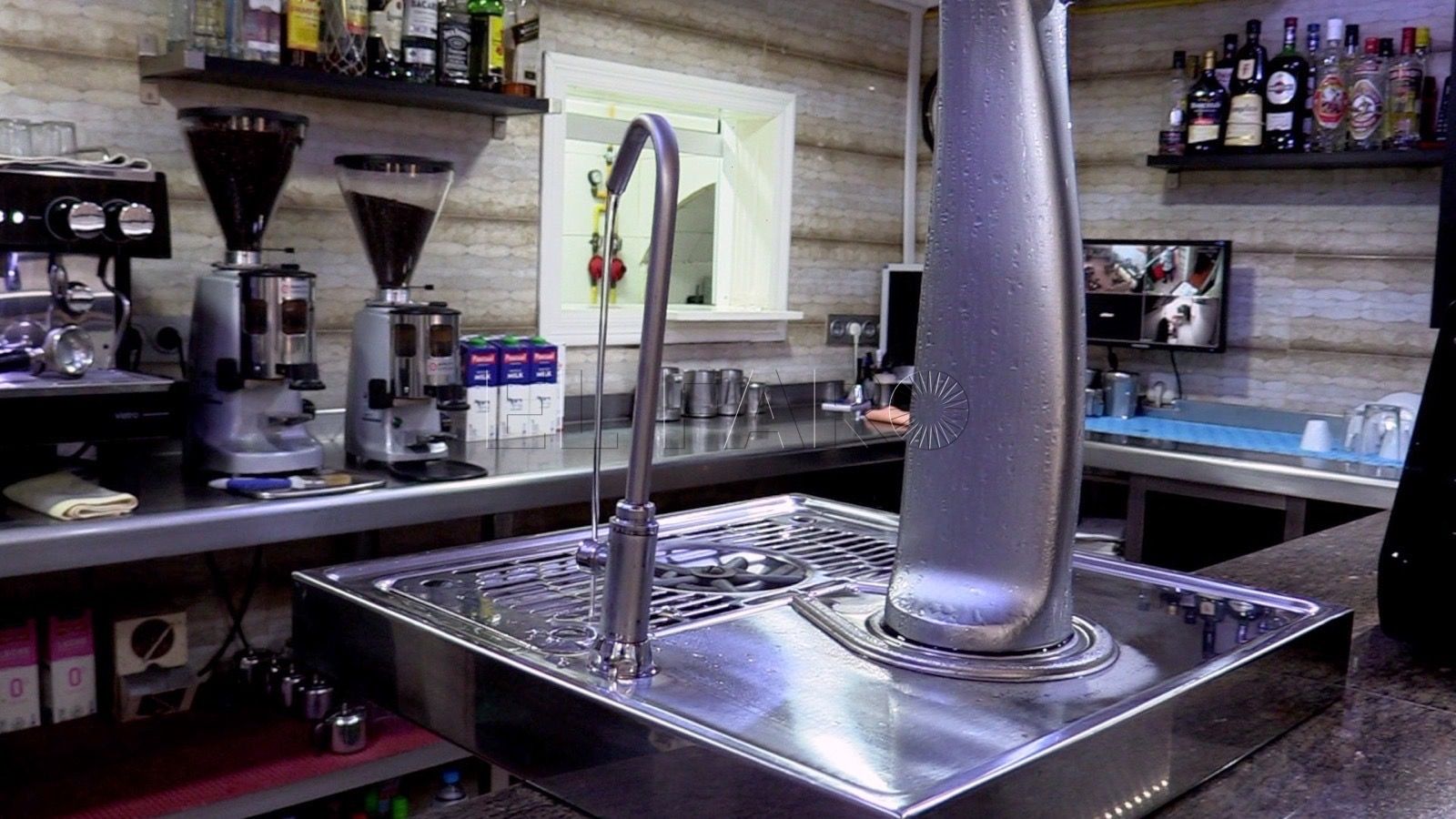 El cambio de una llave de paso provoca un corte de agua en el centro