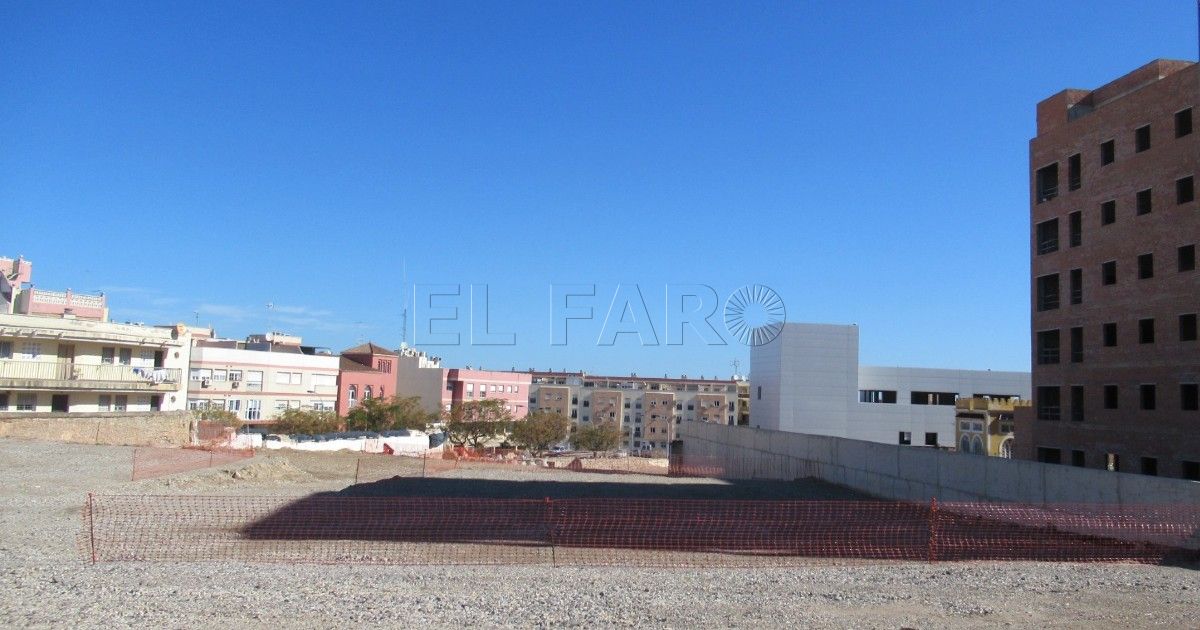 El PSOE insiste en culpar al PP del retraso en el hospital universitario