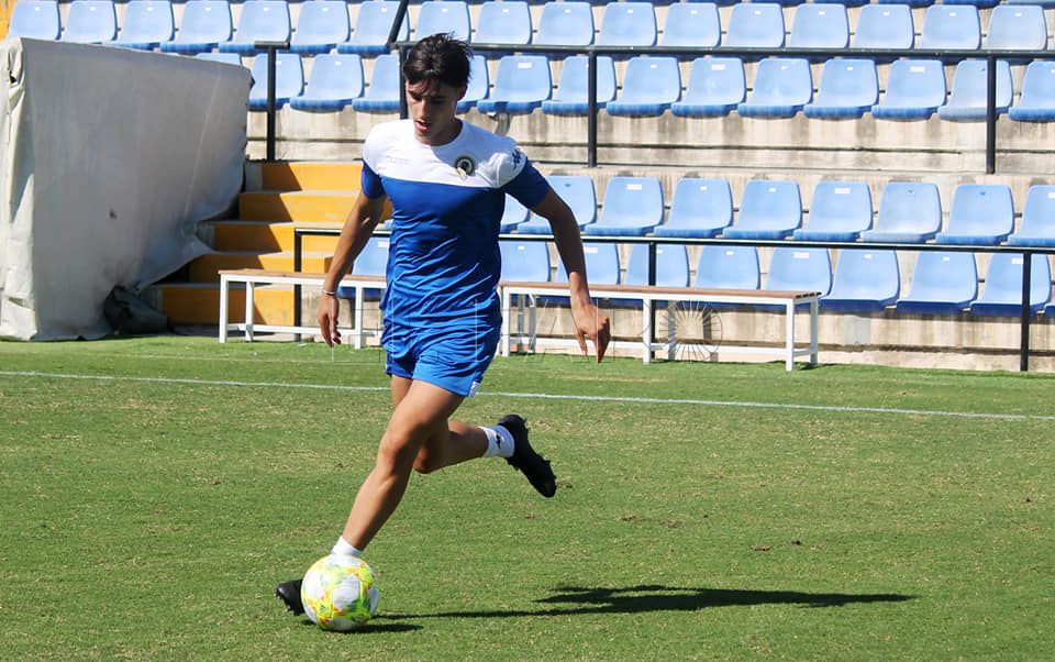 David Sánchez refuerza la medular melillense