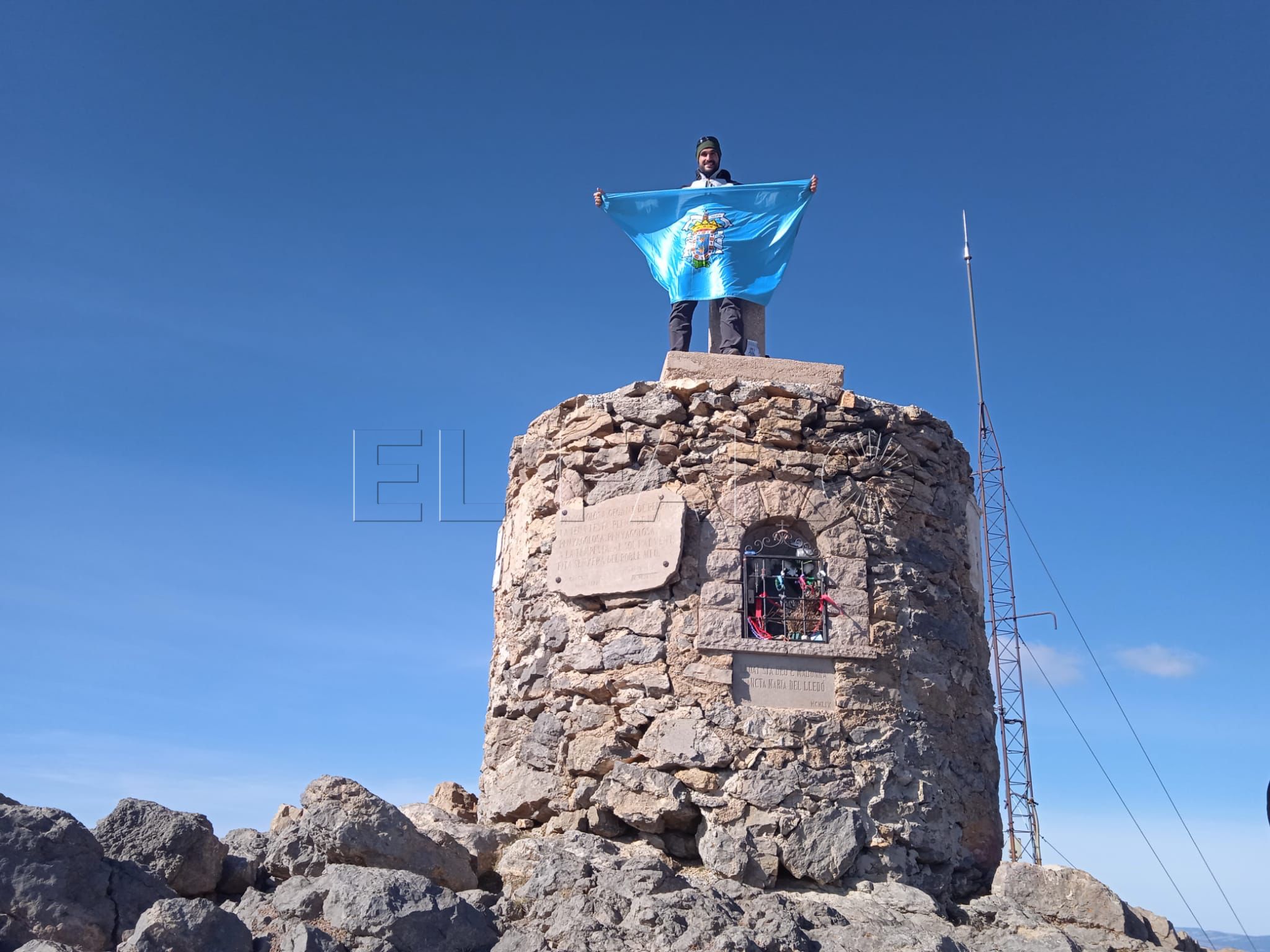 La bandera de Melilla, en el meridiano de Greenwich