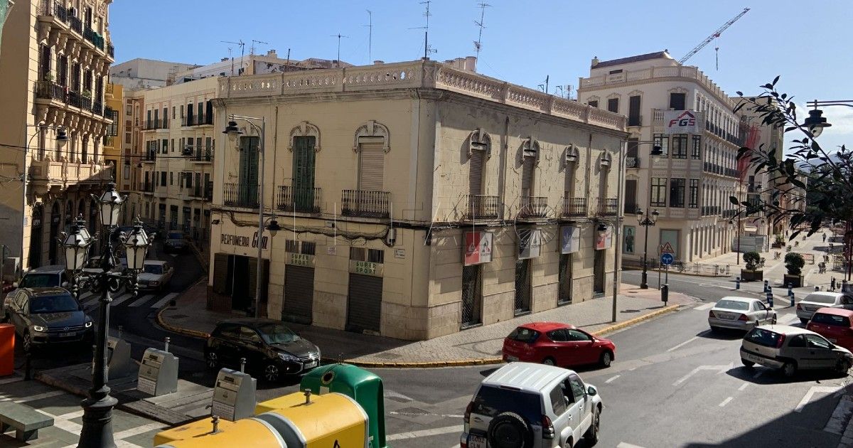El mercado de coches de ocasión bajó un 16% en enero en Melilla