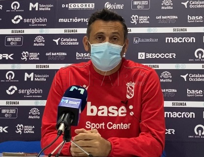 Manolo Herrero, técnico de la UD Melilla: “El Granada tiene un ritmo muy alto y le gusta tener la pelota”