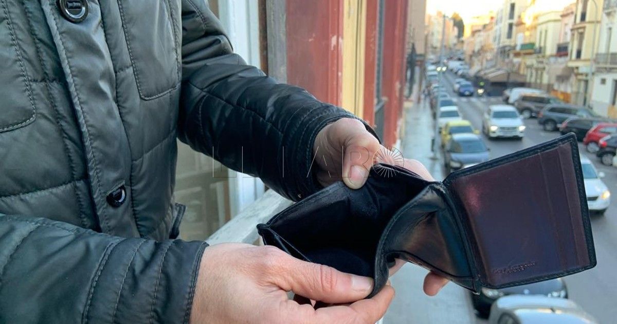 "Yo contaba con este dinero y no es la primera vez que pasa"