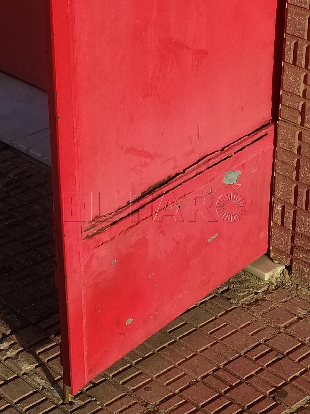 El problema del pabellón deportivo del Anselmo Pardo en tierra de nadie