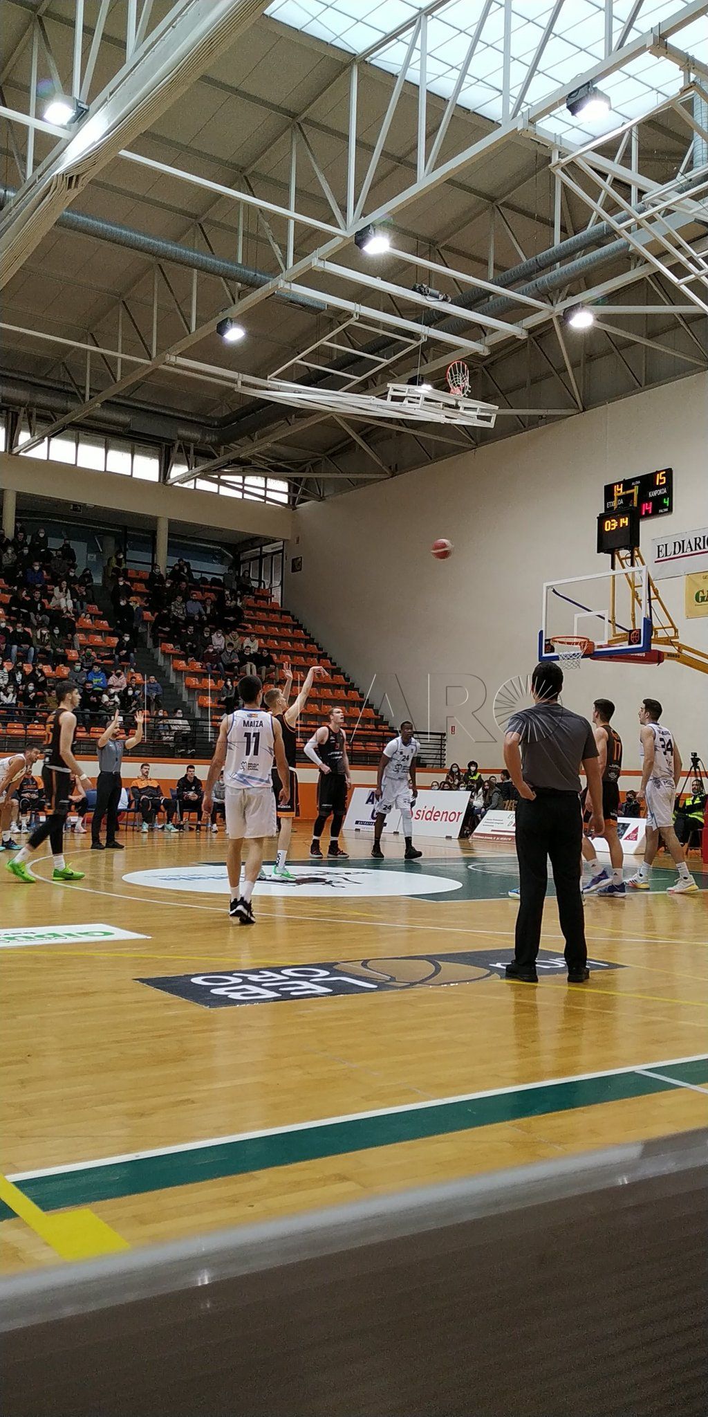 El Melilla se aleja de posiciones de descenso al derrotar al Juaristi