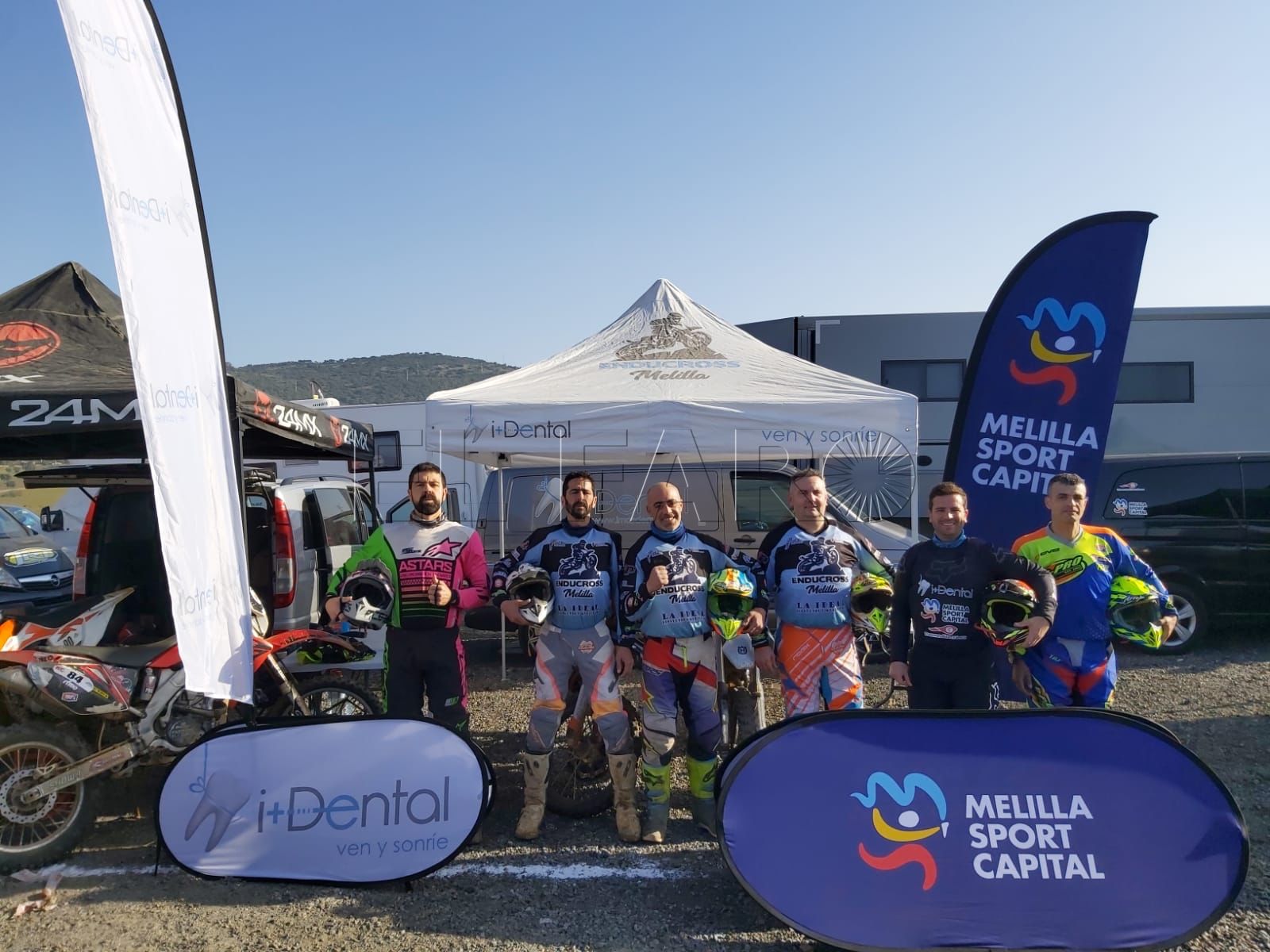 Los pilotos de Melilla se miden a la élite nacional en Extremadura