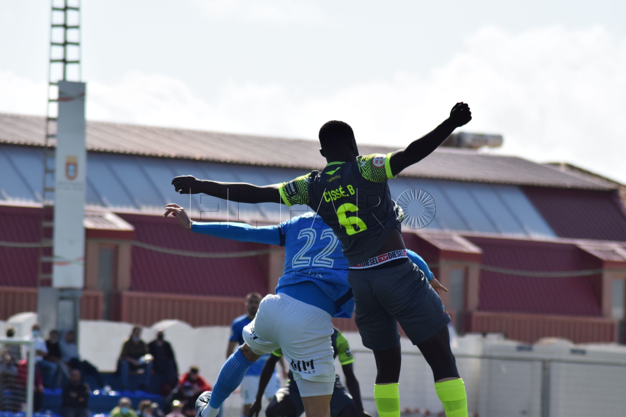 Dos golazos del Mar Menor sepultan las intenciones del Melilla