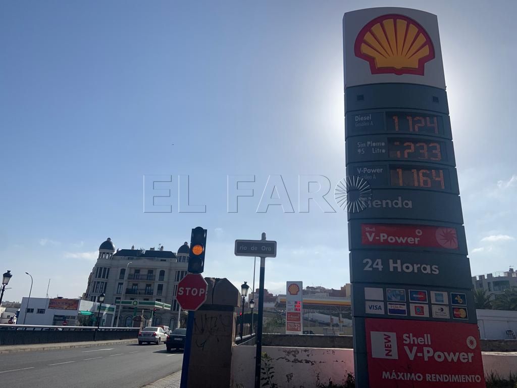 Melillenses opinan sobre la gasolina: “La subida de precios asusta”