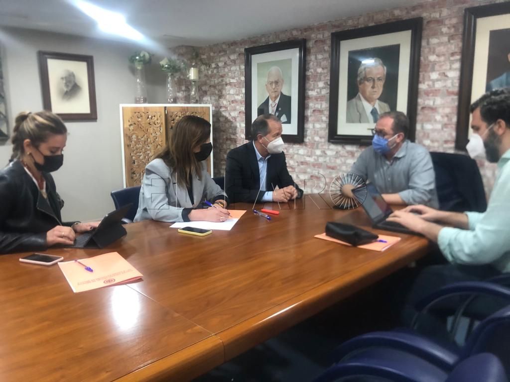 El PP llevará a su programa electoral las reivindicaciones del Colegio de Médicos