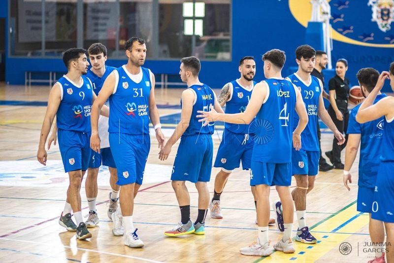 Duelo de buenas plantillas colegiales en la pista de Añoreta