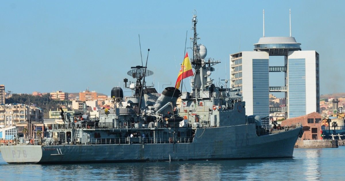 Entra a puerto el patrullero de la Armada 'Infanta Elena' que vigila Melilla y las Chafarinas
