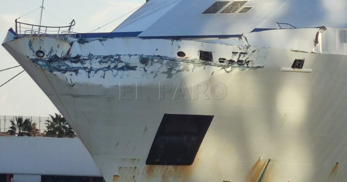 Un buque portacontenedores Laust Maersk choca en alta mar con un ferry de Melilla