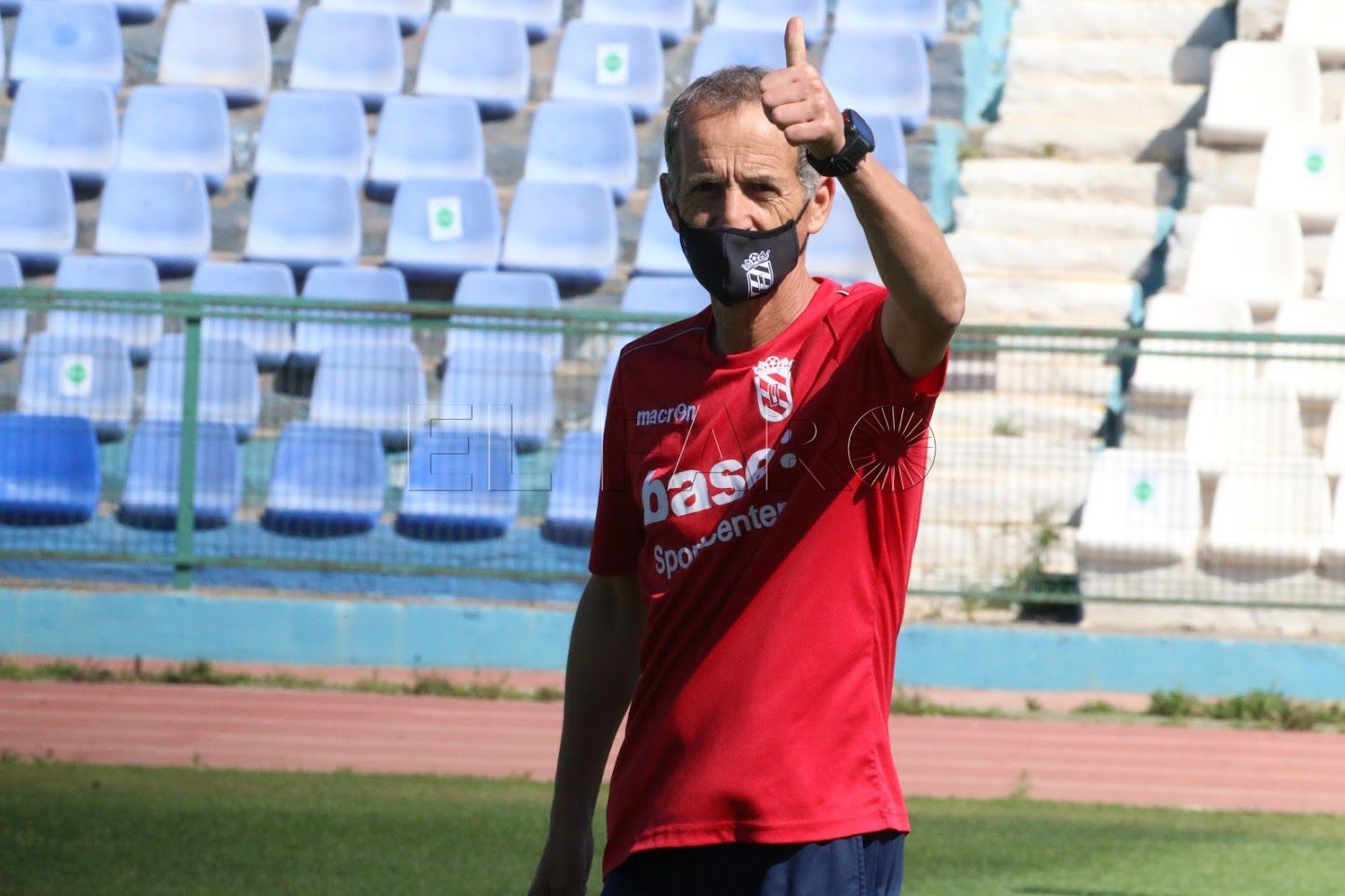 El utillero del Melilla Farid es premiado con el Premio Popular del Deporte