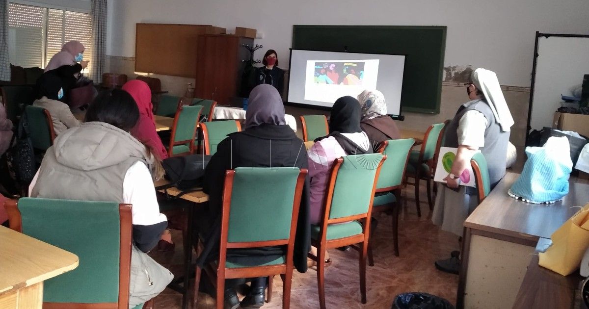 Yoga, manualidades y lecturas feministas, en el Centro Religiosas María Inmaculada
