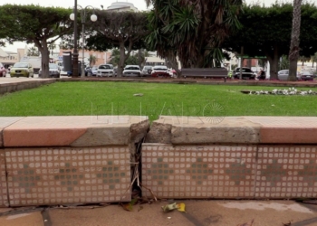 La Plaza de España, centro de Melilla, en plena decadencia