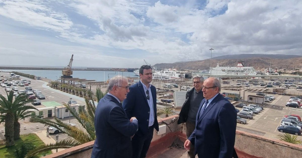 Los presidentes de los puertos de Melilla y de Almería esperan reanudar la OPE este año