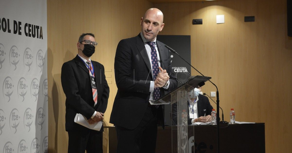 Rubiales dice que el trato especial a Melilla, Ceuta y las islas "acaba con la injusticia"