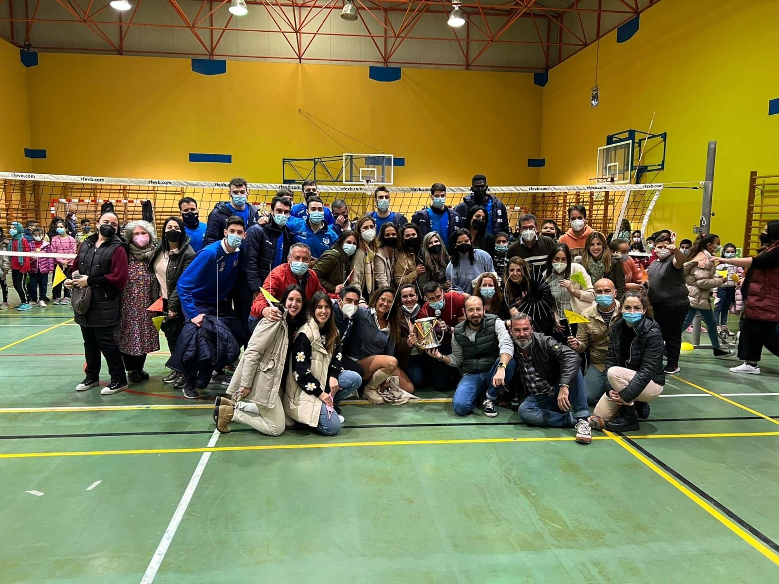 El Melilla Sport Capital, flamante campeón de la Copa del Rey de voleibol, visita el CEIP Juan Caro Romero