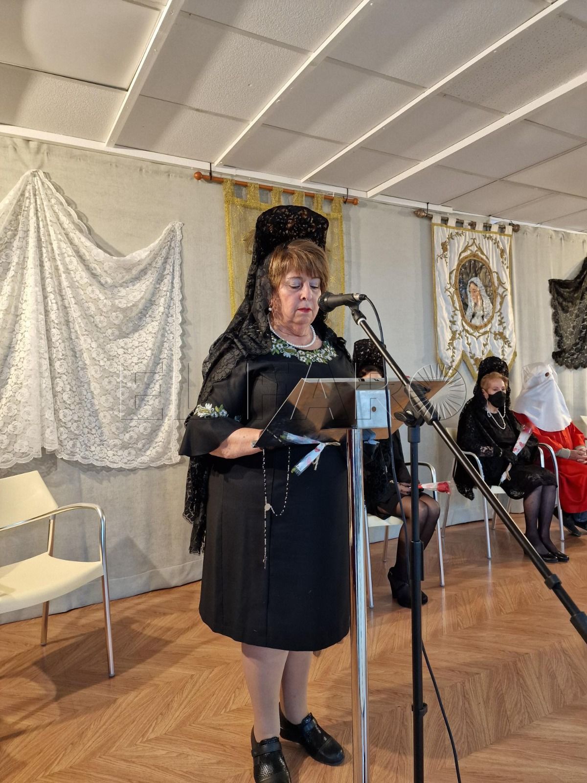 El Centro Social de Mayores celebra un año más la Exaltación a la Mantilla