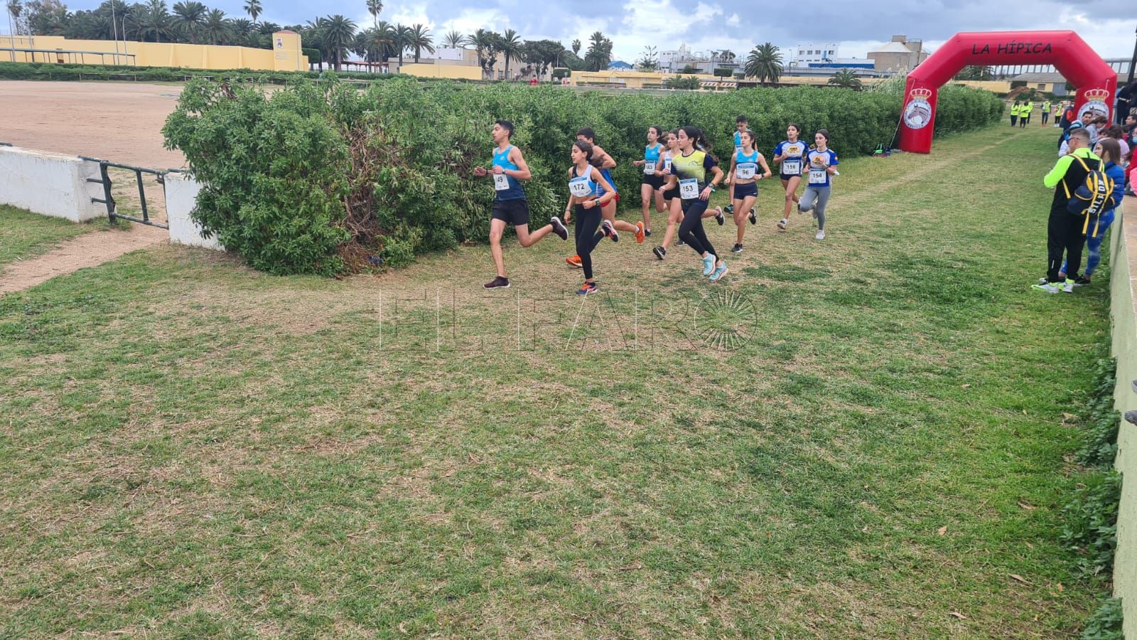 Buenas marcas para los atletas locales en la liga de campo a través