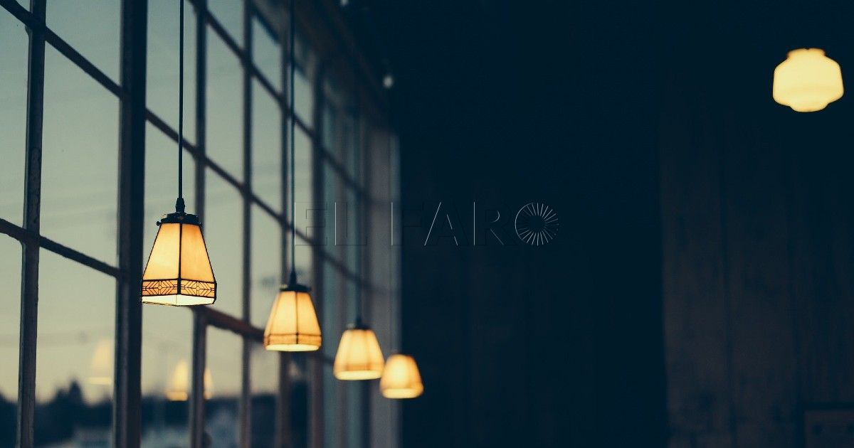 El precio de la electricidad alcanzó en febrero su precio más alto, más de 200 euros de media