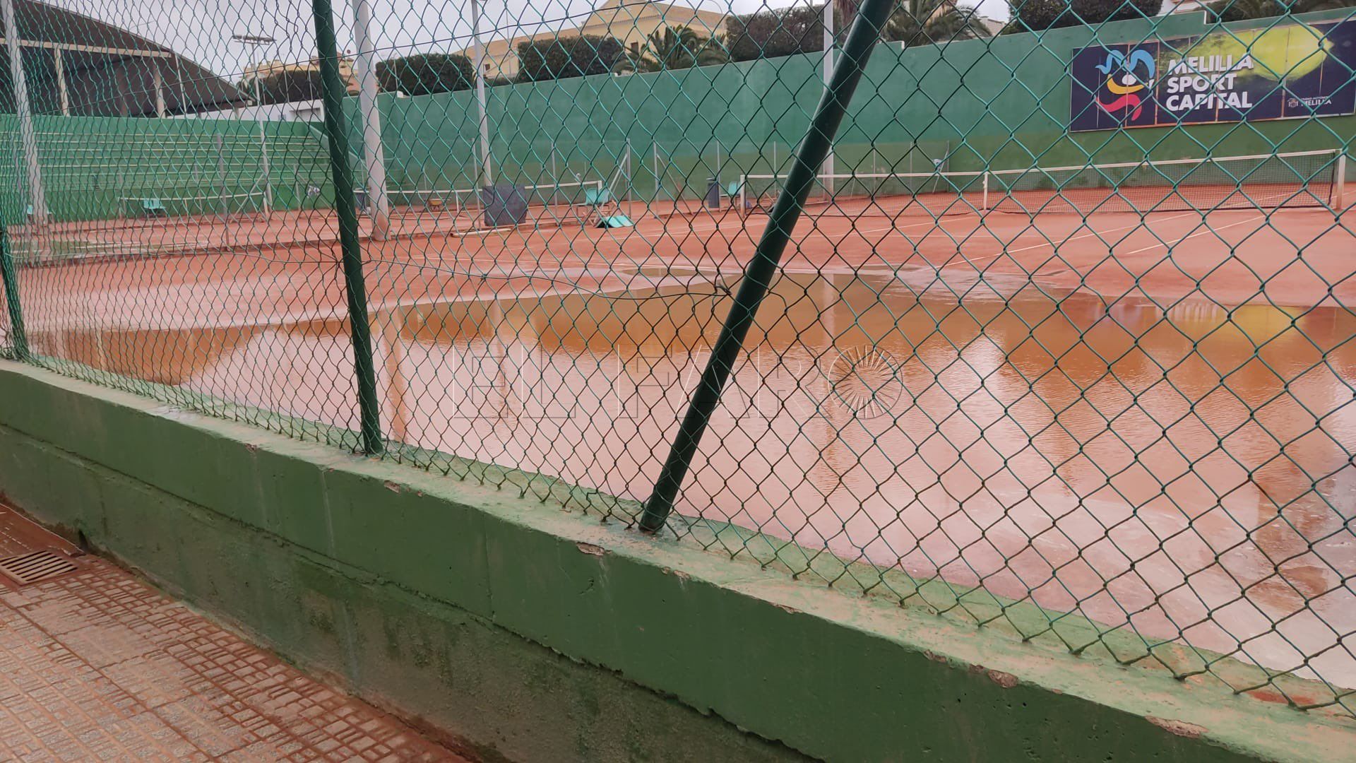 Las pistas de tenis del Álvarez Claro, cerradas hasta el lunes por los daños del temporal en Melilla