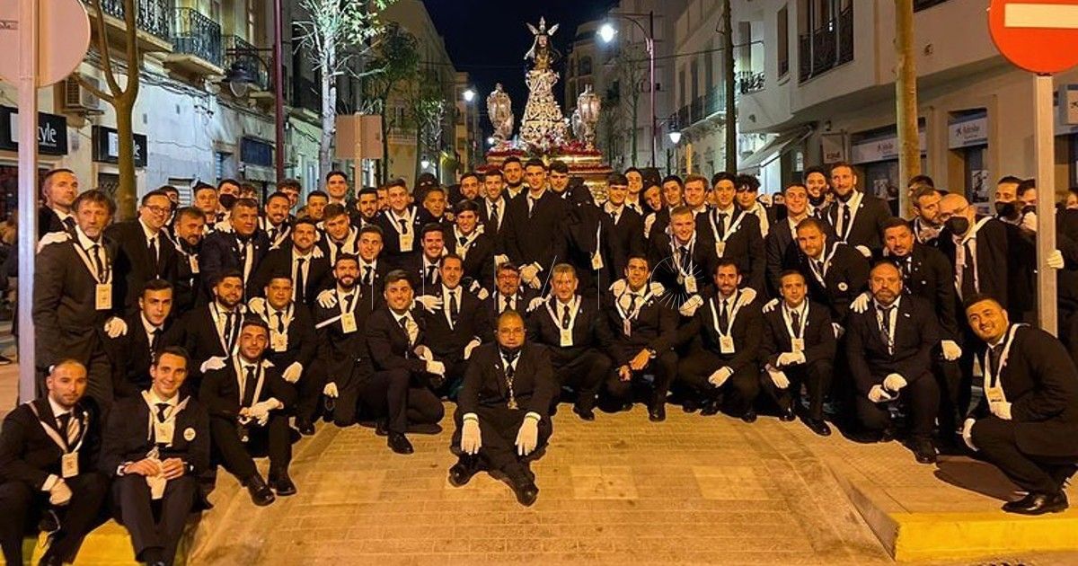 El Cautivo invita a sus cofrades a paella para agradecerles el esfuerzo en Semana Santa