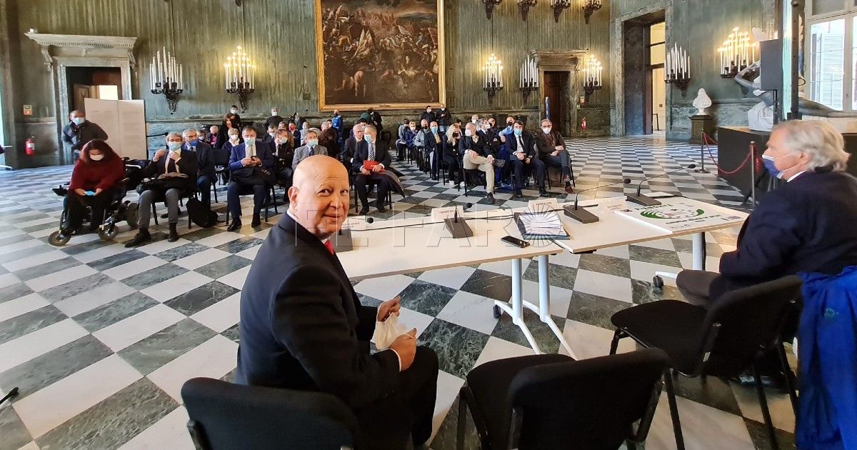 Un día de luto oficial por la muerte de Javier Imbroda